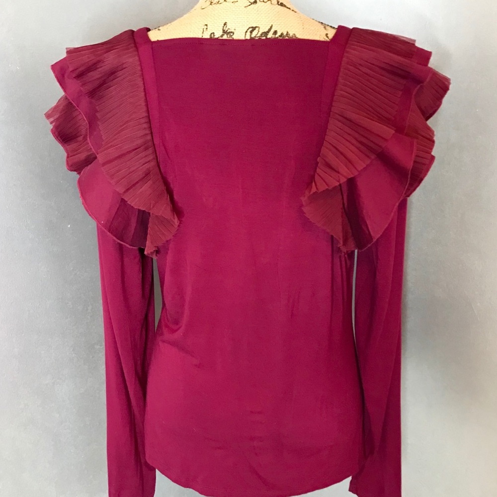 Marc Bouwer Blouse w/ Fabulous Shoulder Details - Picture 3 of 5